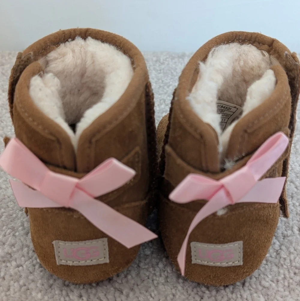 UGG Infant Jesse Bow II Bootie Chestnut Suede Pink Satin Bow Baby Size 4/5